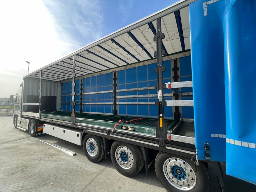 Camion abierto de Transportista